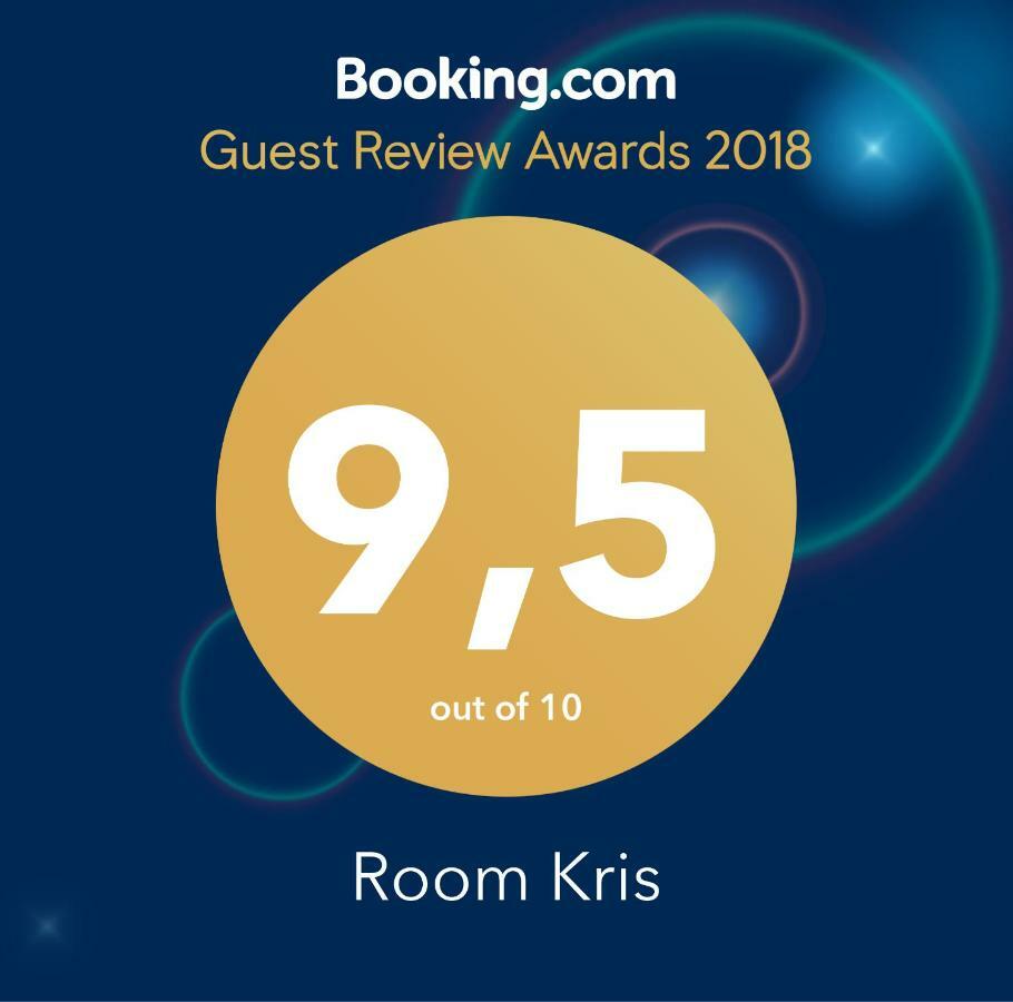 Room Kris With Private Entrance & Private Bathroom Vilanija エクステリア 写真